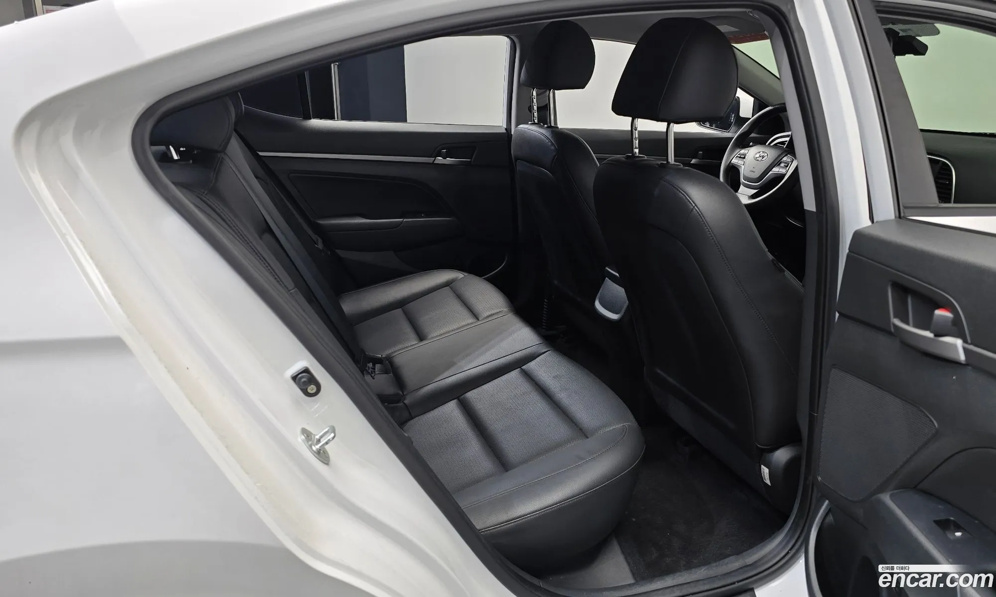 Hyundai Elantra AD 2017 — 6