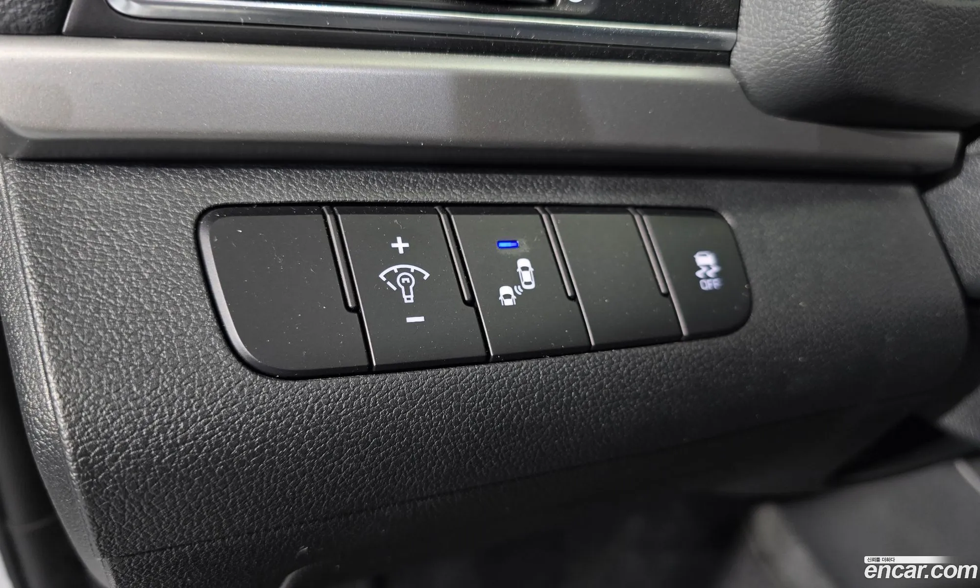 Hyundai Elantra AD 2017 — 31