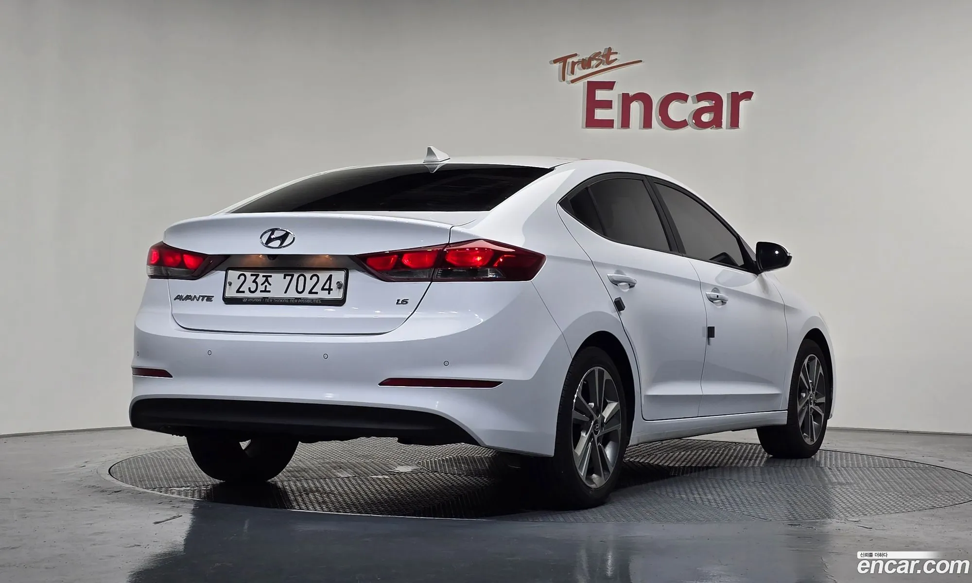 Hyundai Elantra AD 2017 — 3