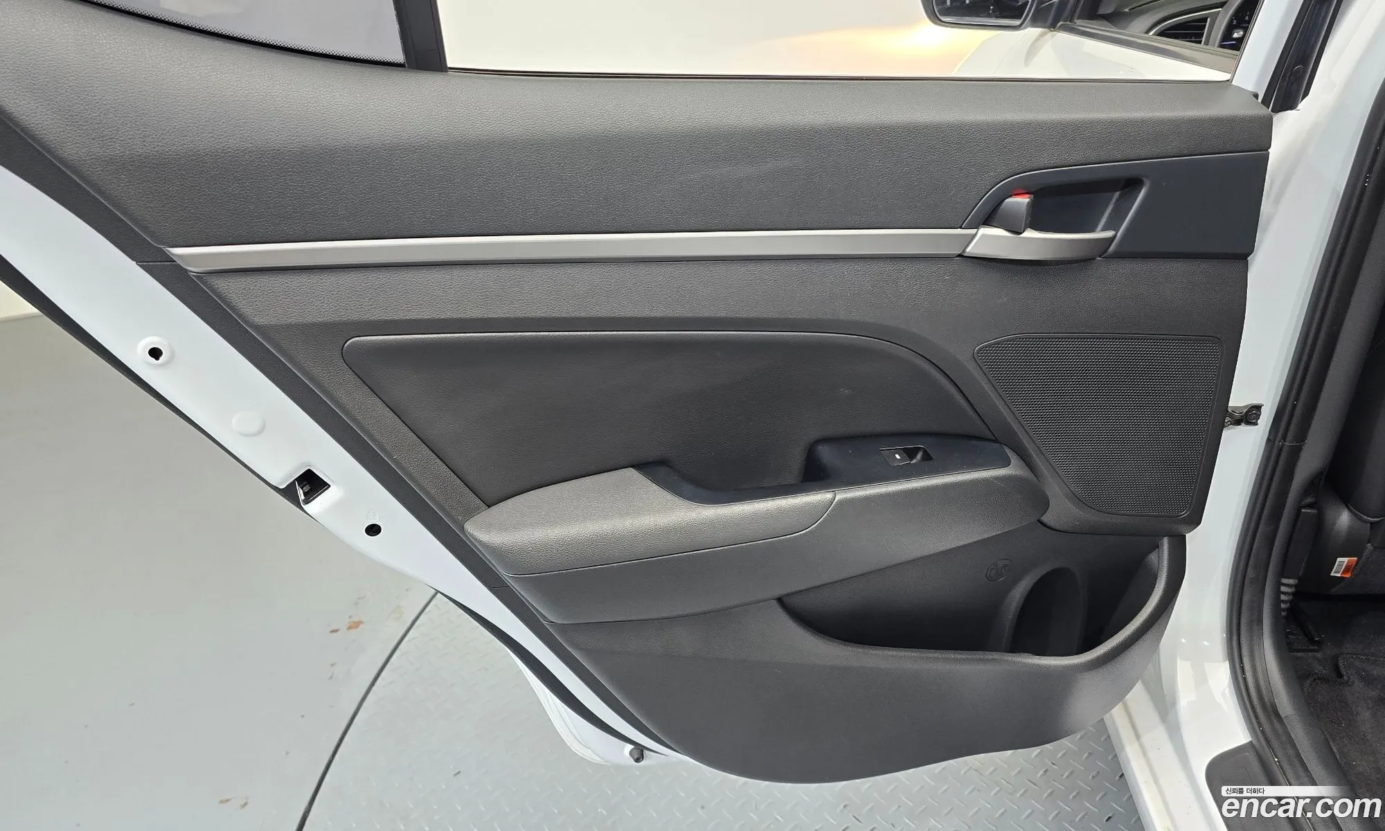 Hyundai Elantra AD 2017 — 30