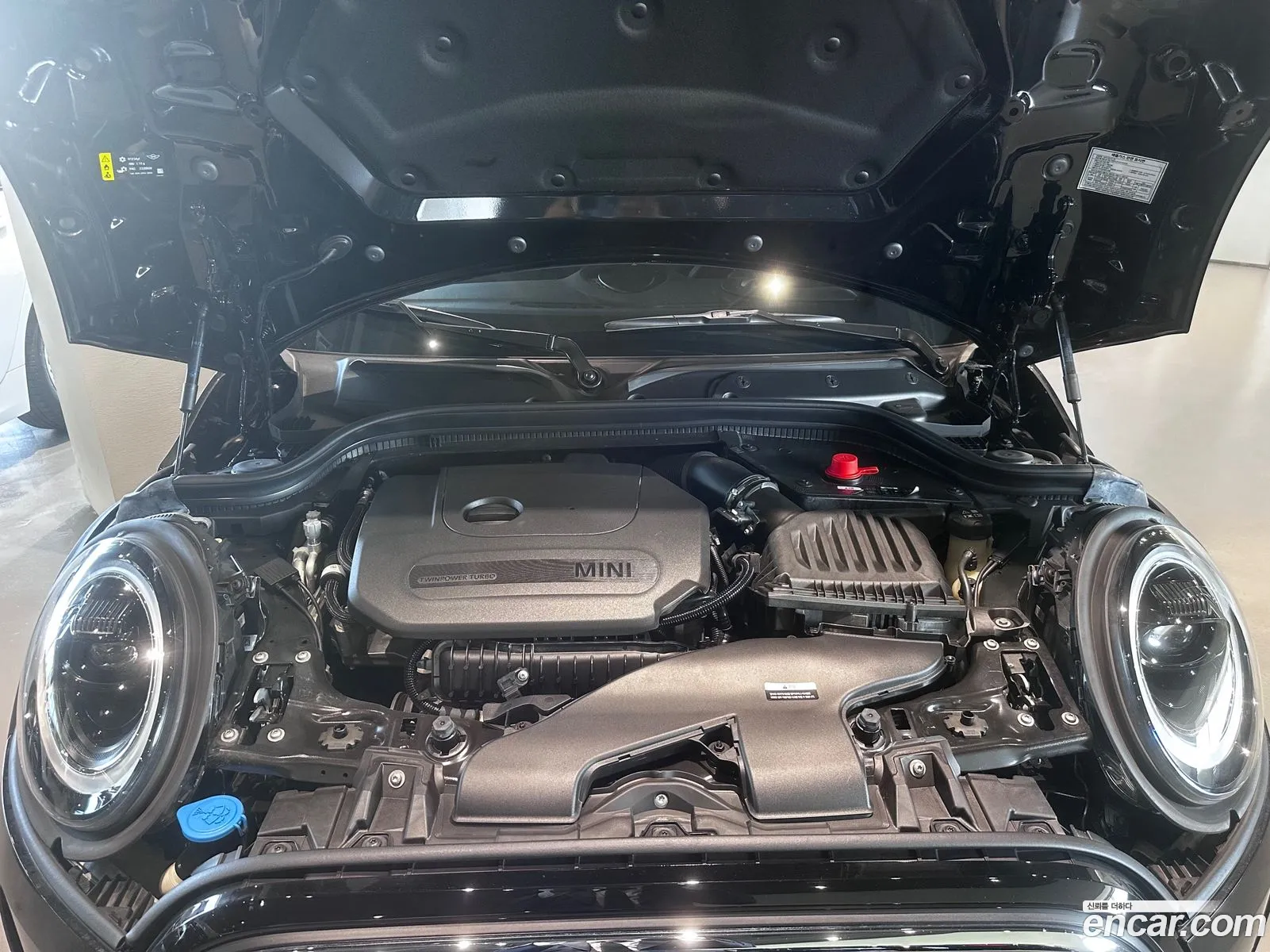 Mini Cooper 2024 — 16