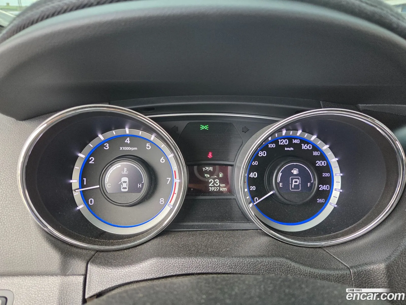 Hyundai YF Sonata 2012 — 12
