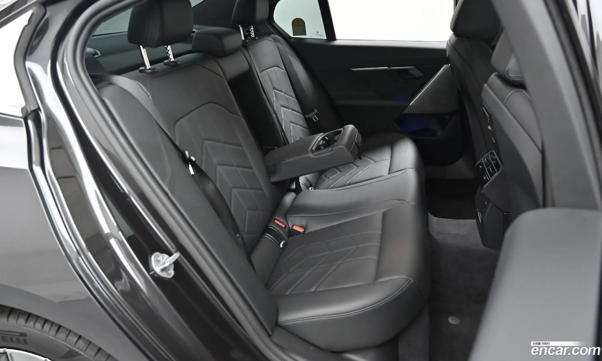 BMW 5 Series 2025 — 11