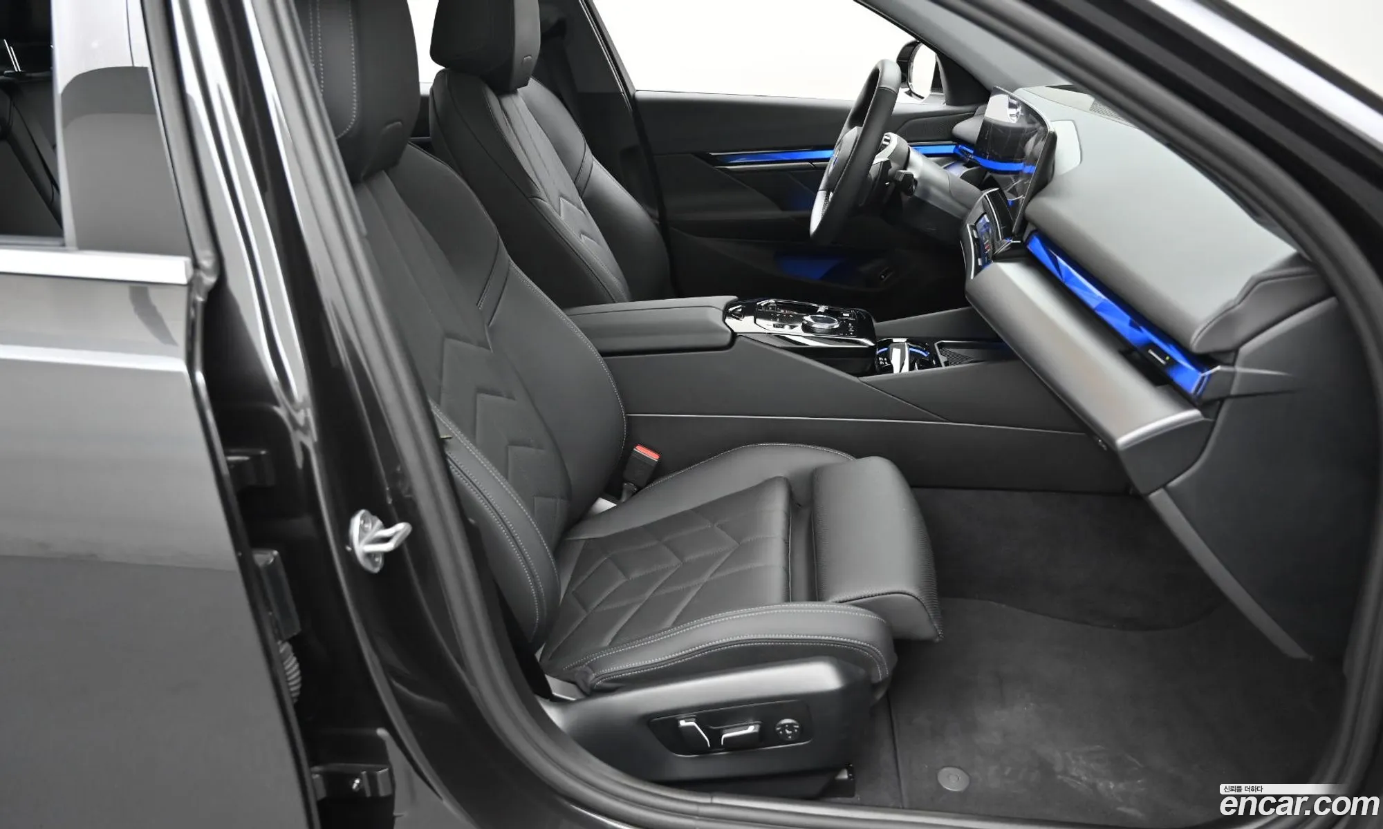 BMW 5 Series 2025 — 19