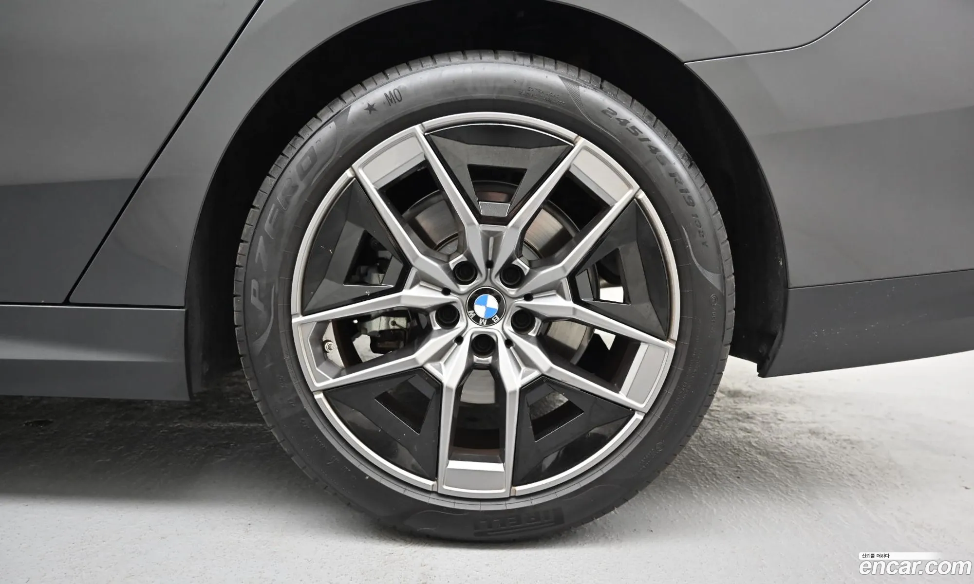 BMW 5 Series 2025 — 9