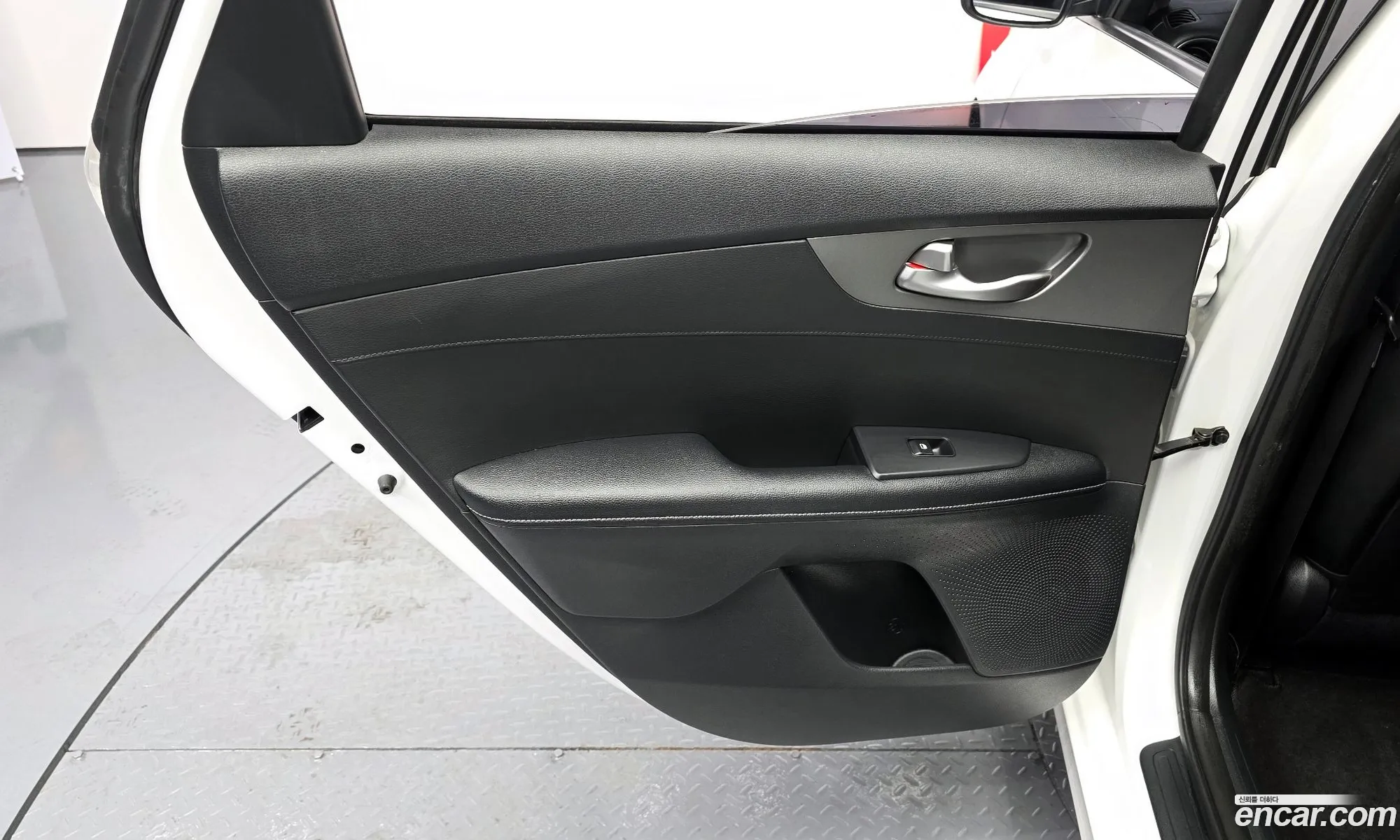 Kia K3 2020 KNAF241BEMA087933 — 17