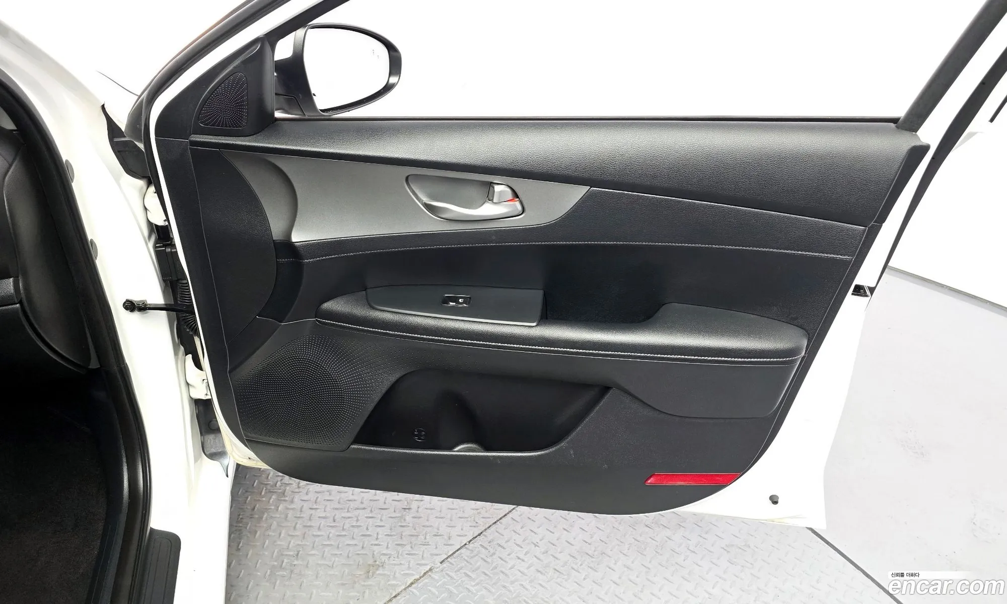 Kia K3 2020 KNAF241BEMA087933 — 2