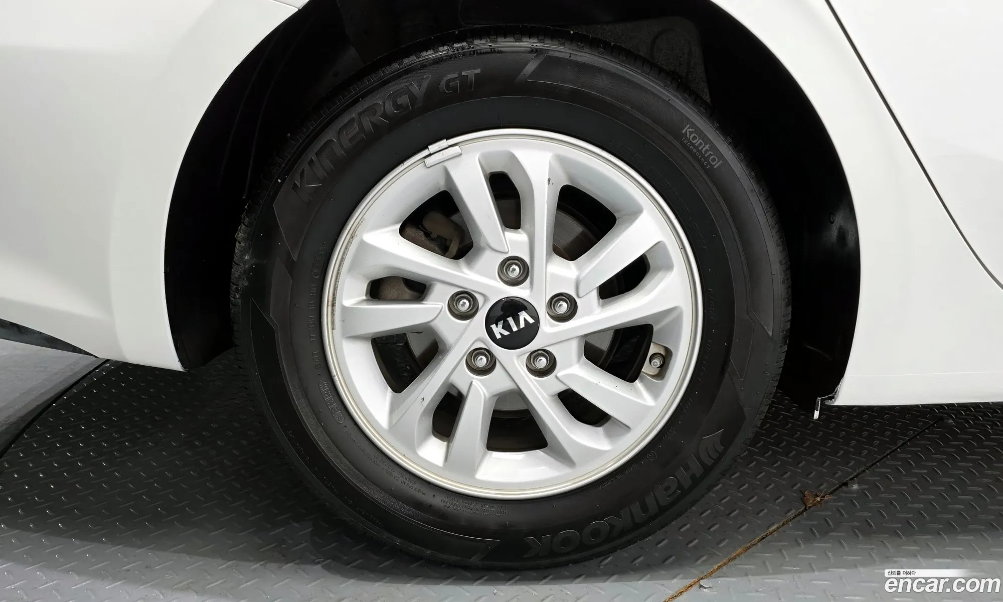 Kia K3 2020 KNAF241BEMA087933 — 28