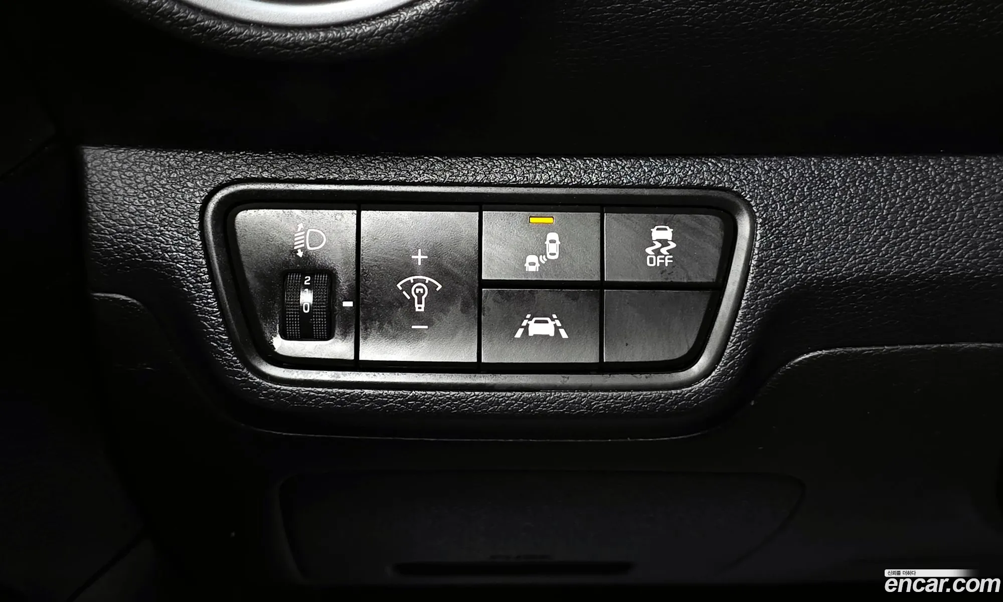 Kia K3 2020 KNAF241BEMA087933 — 9