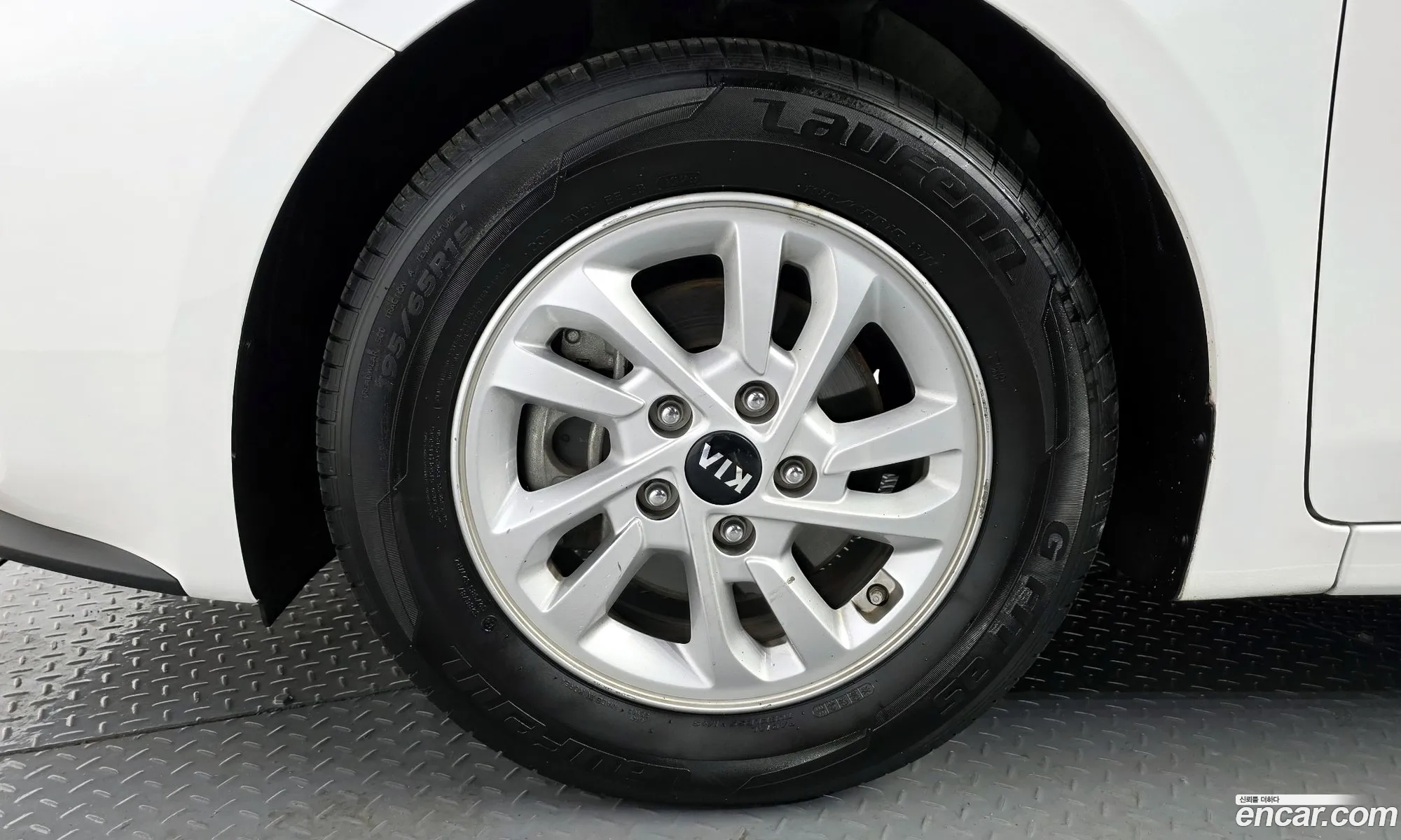 Kia K3 2020 KNAF241BEMA087933 — 26