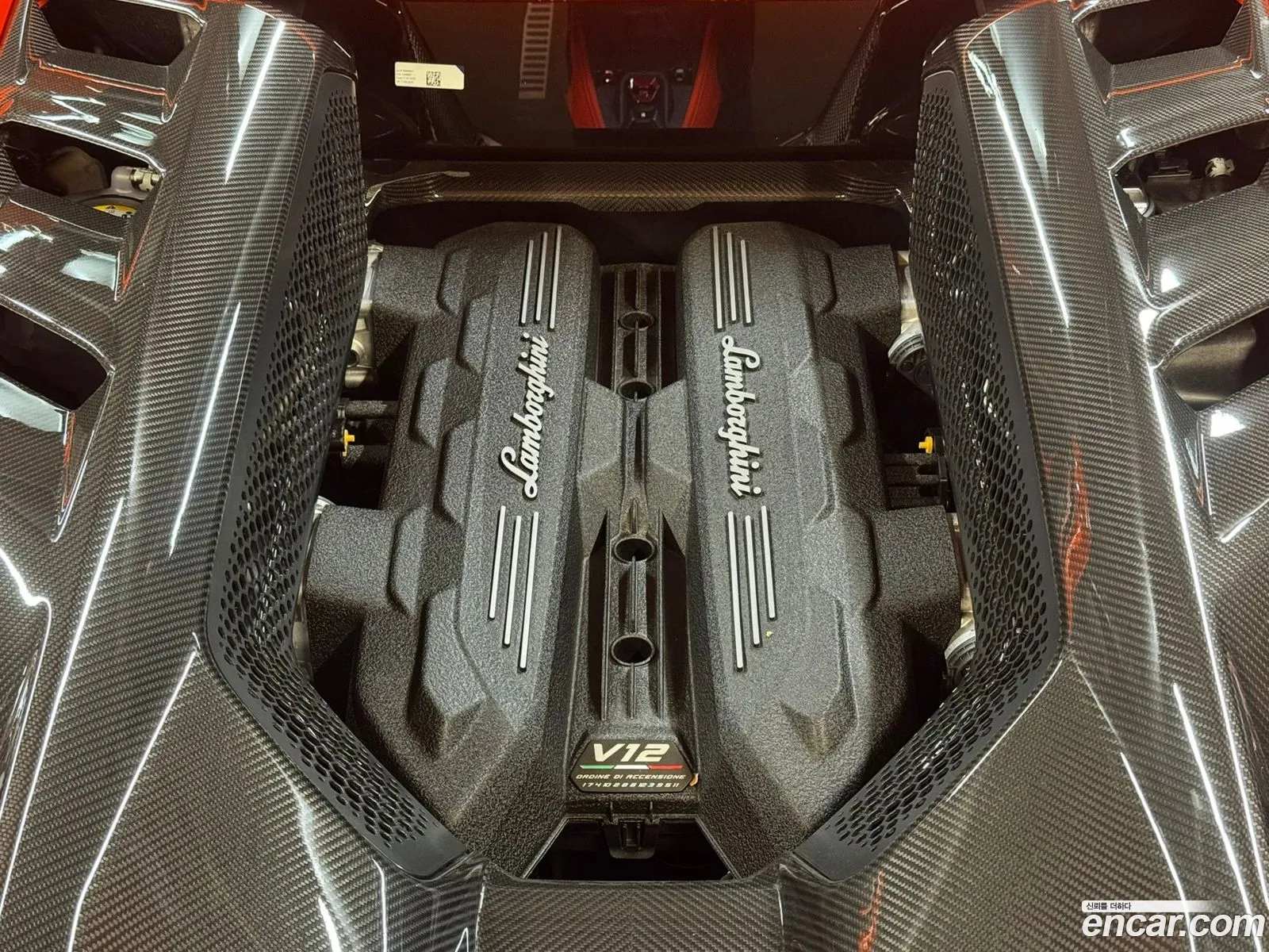 Lamborghini Revuelto 2025 — 11