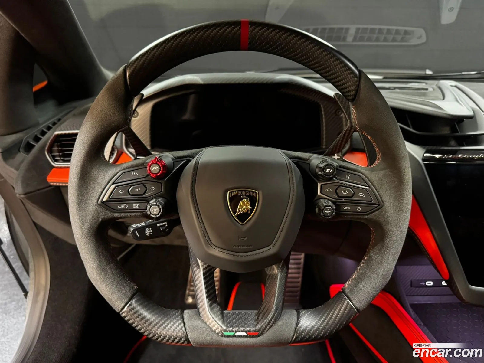 Lamborghini Revuelto 2025 — 16