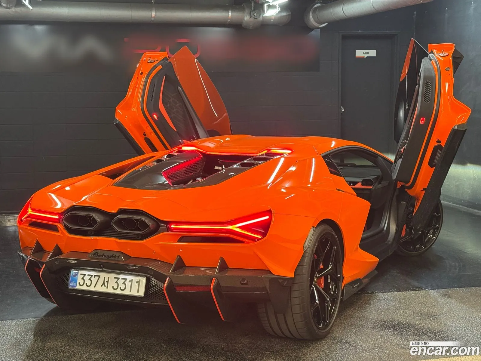 Lamborghini Revuelto