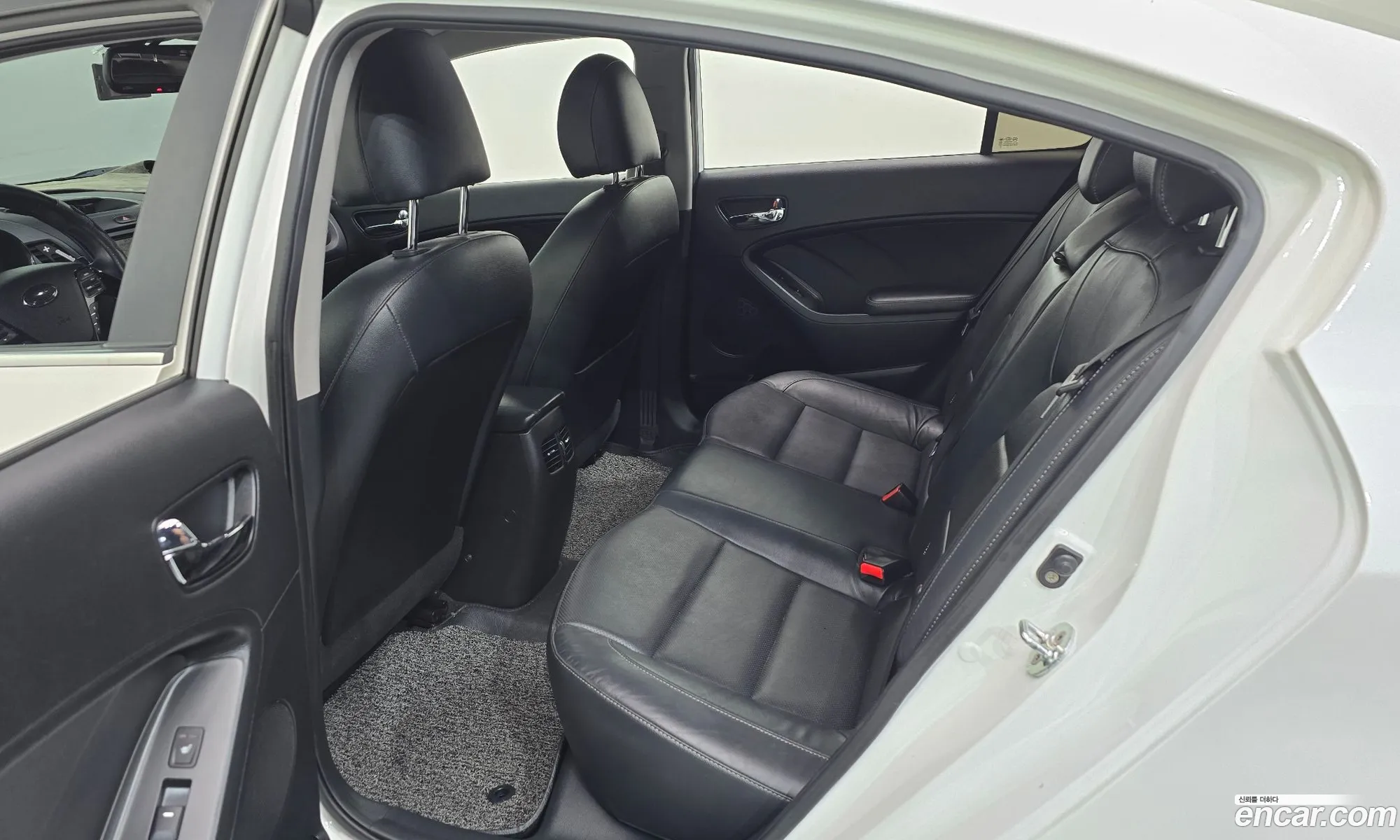 Kia K3 2016 — 30