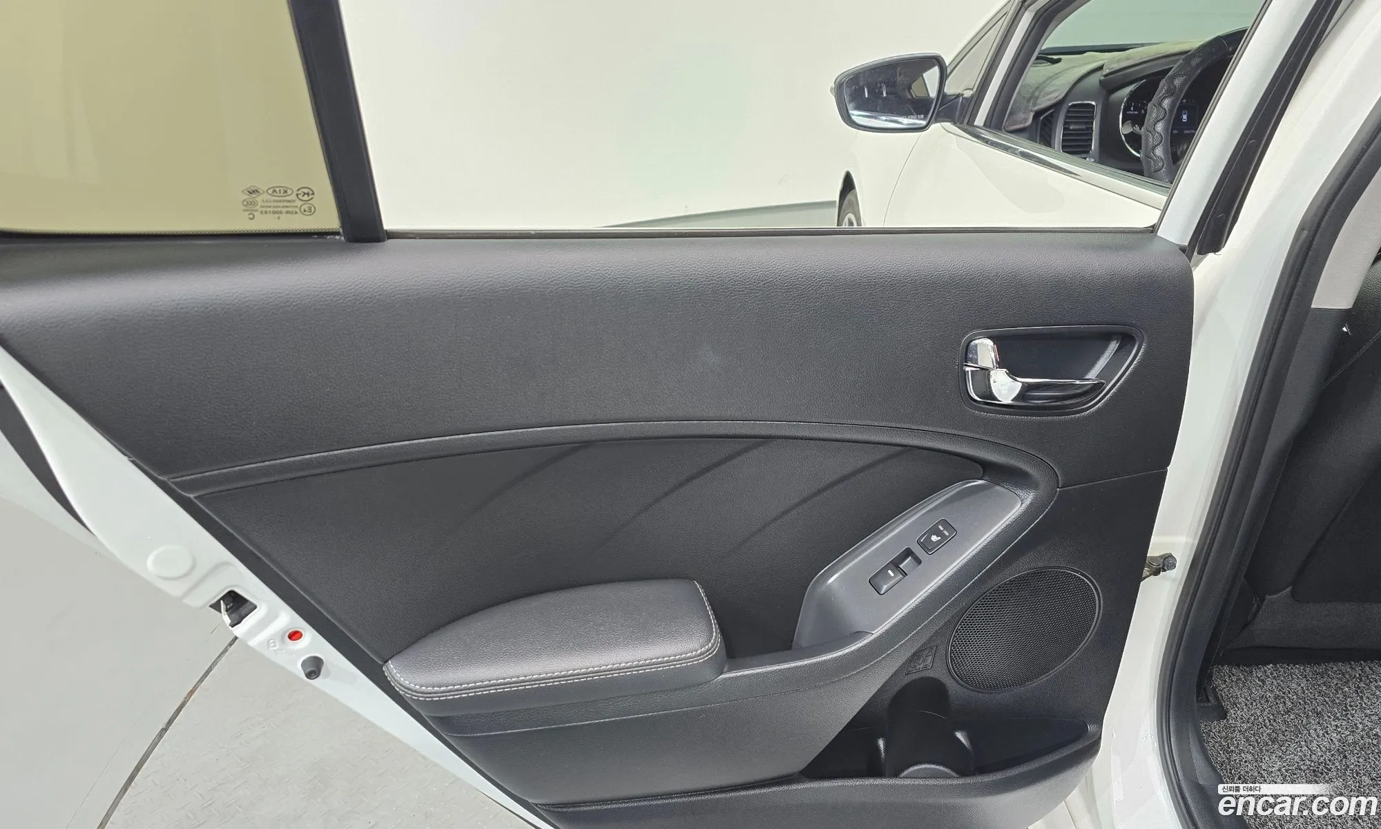 Kia K3 2016 — 20