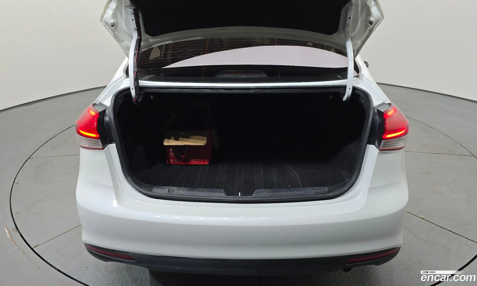 Kia K3 2016 — 28