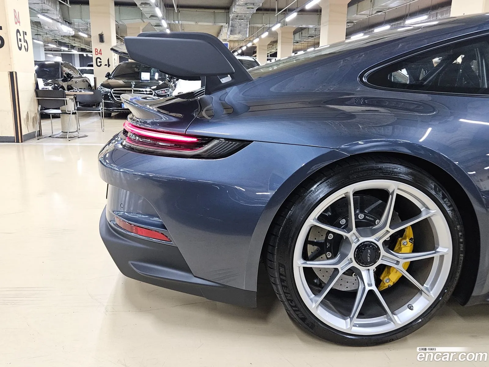 Porsche 911 2022 — 19