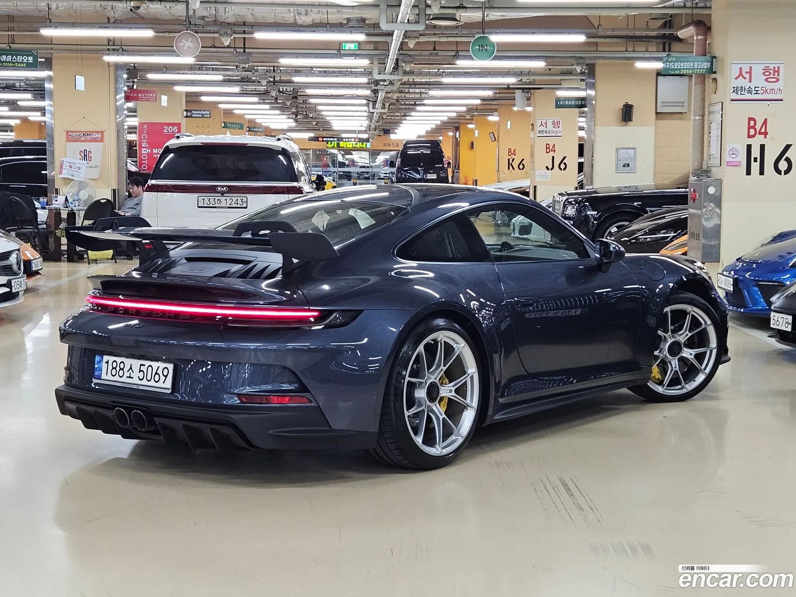 Porsche 911 2022 — 3