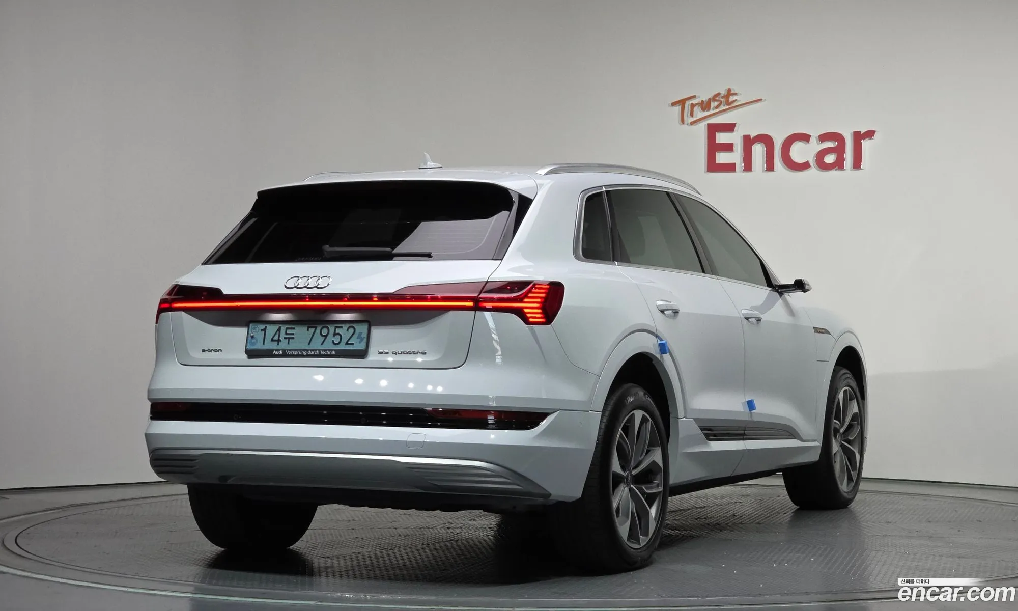 Audi e-tron 2021 WAUZZZGE8NB003272 — 12
