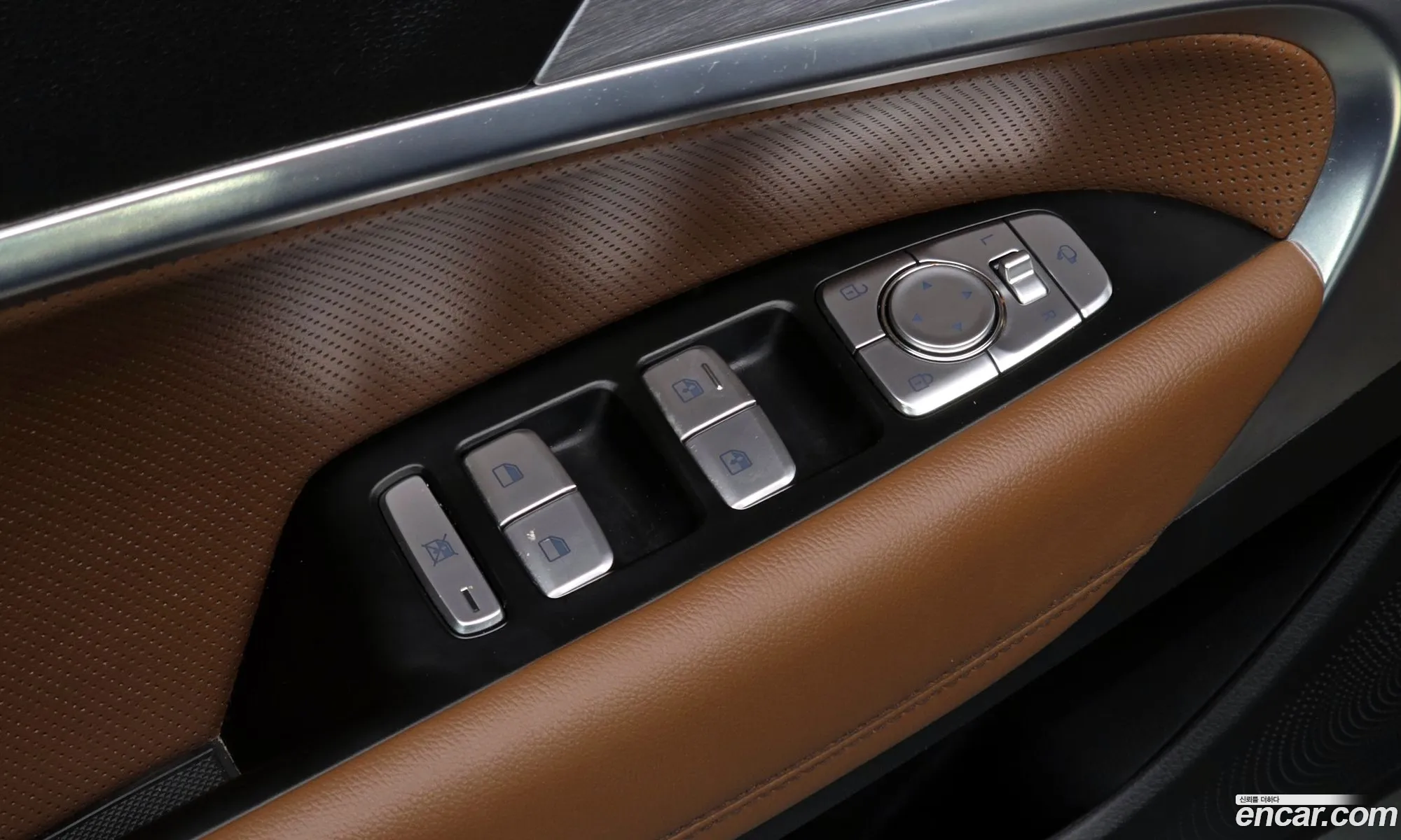 Genesis G70 2019 — 11