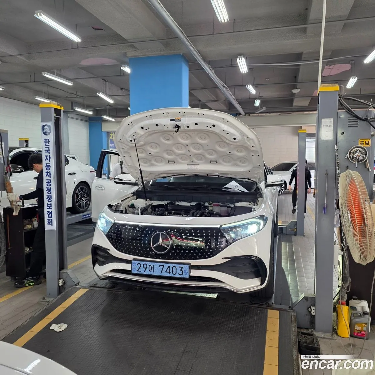 Mercedes-Benz EQB X243 2024 — 18