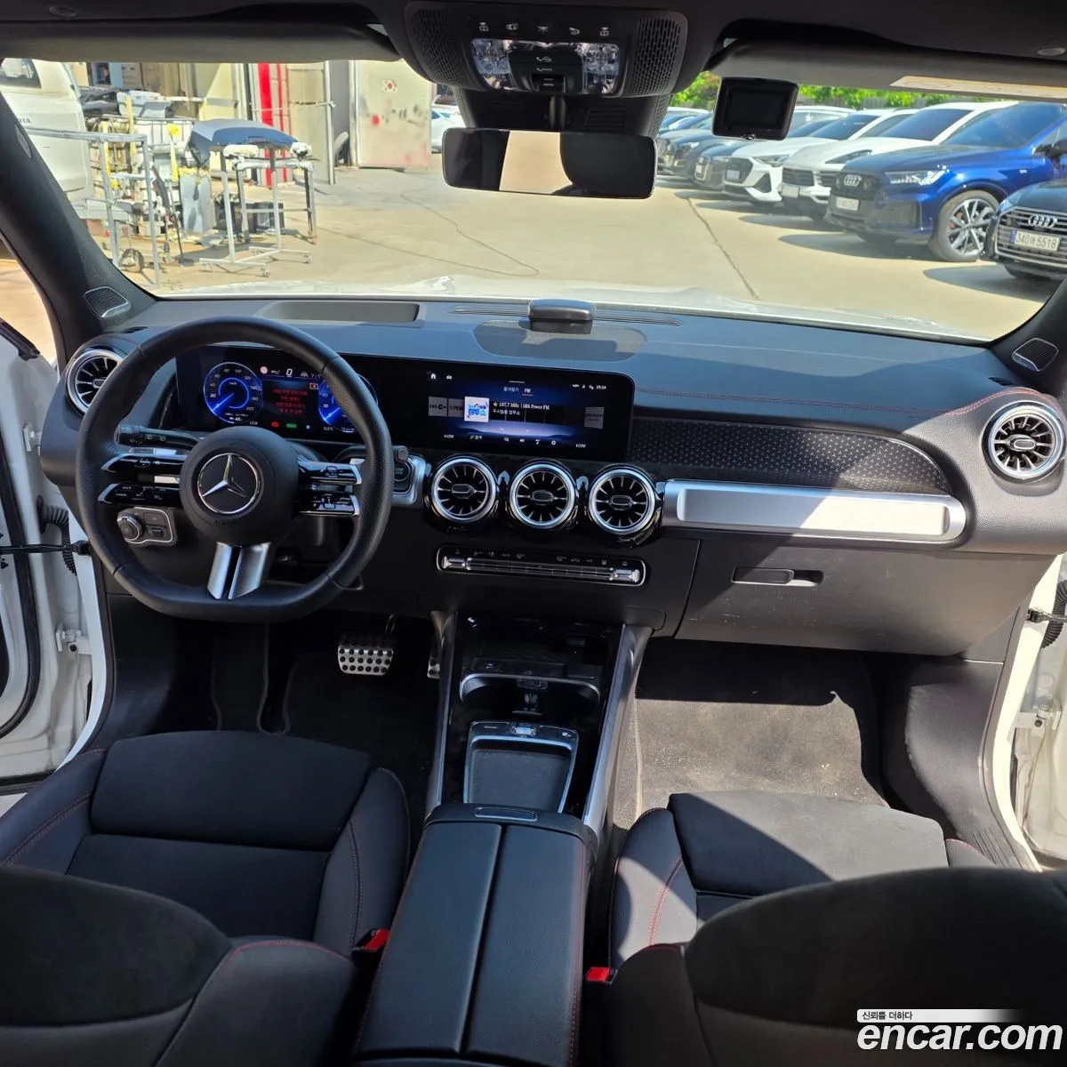 Mercedes-Benz EQB X243 2024 — 2