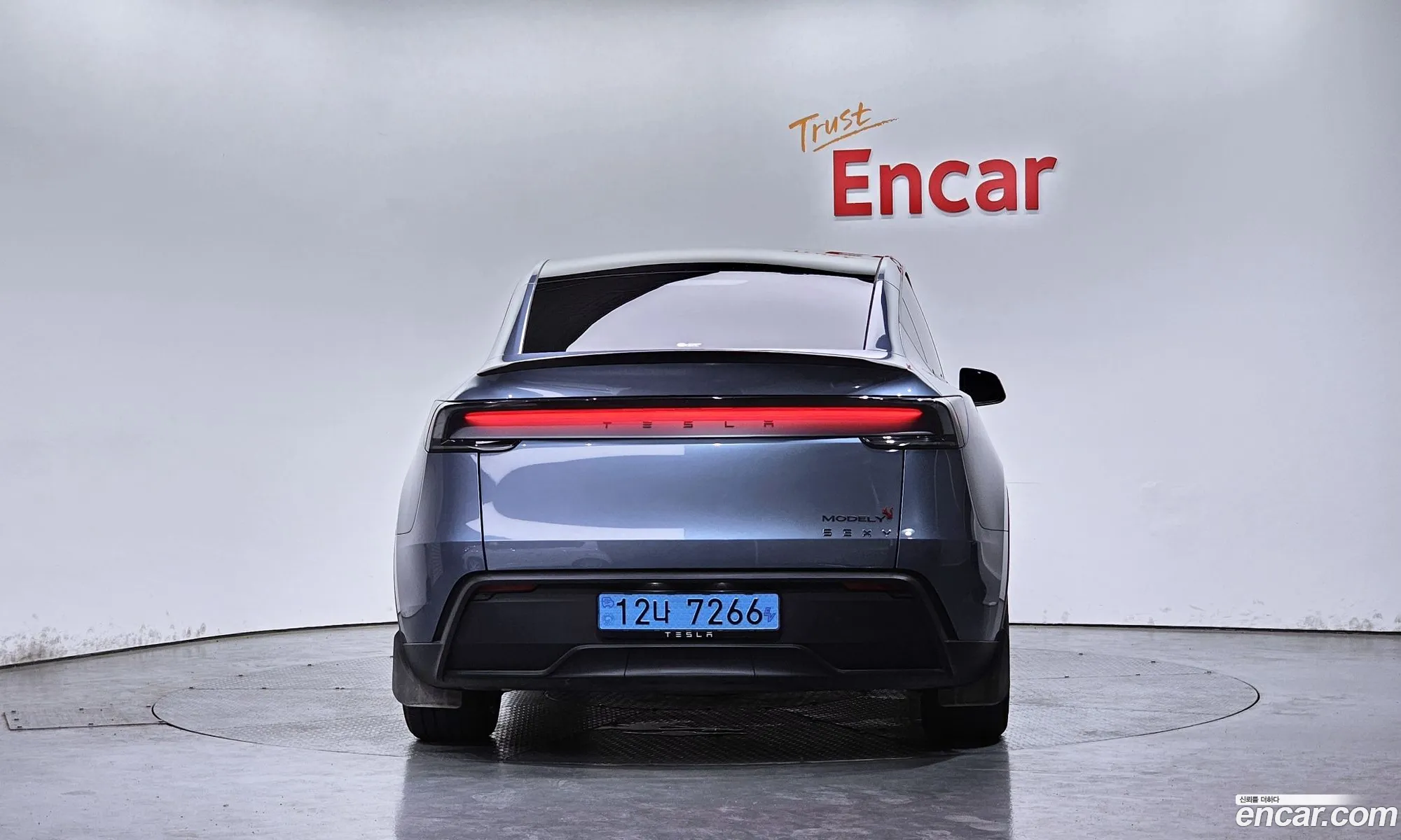 Tesla Model Y 2025 — 20