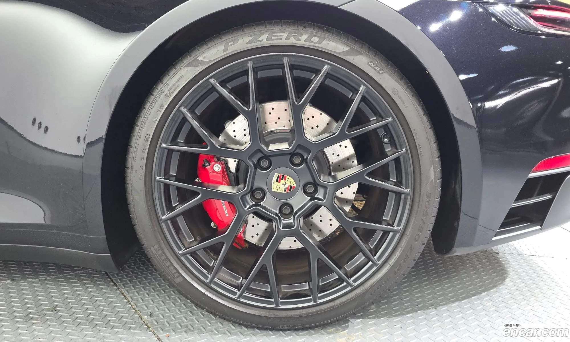 Porsche 911 2024 WP0AB2995RS218433 — 4