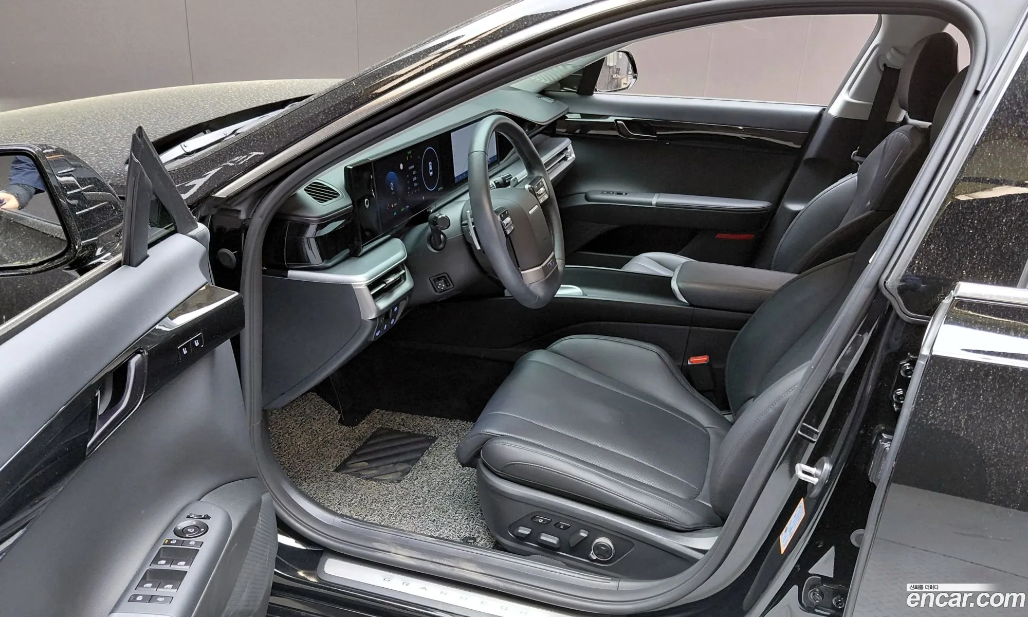 Hyundai Grandeur Hybrid 2023 — 18