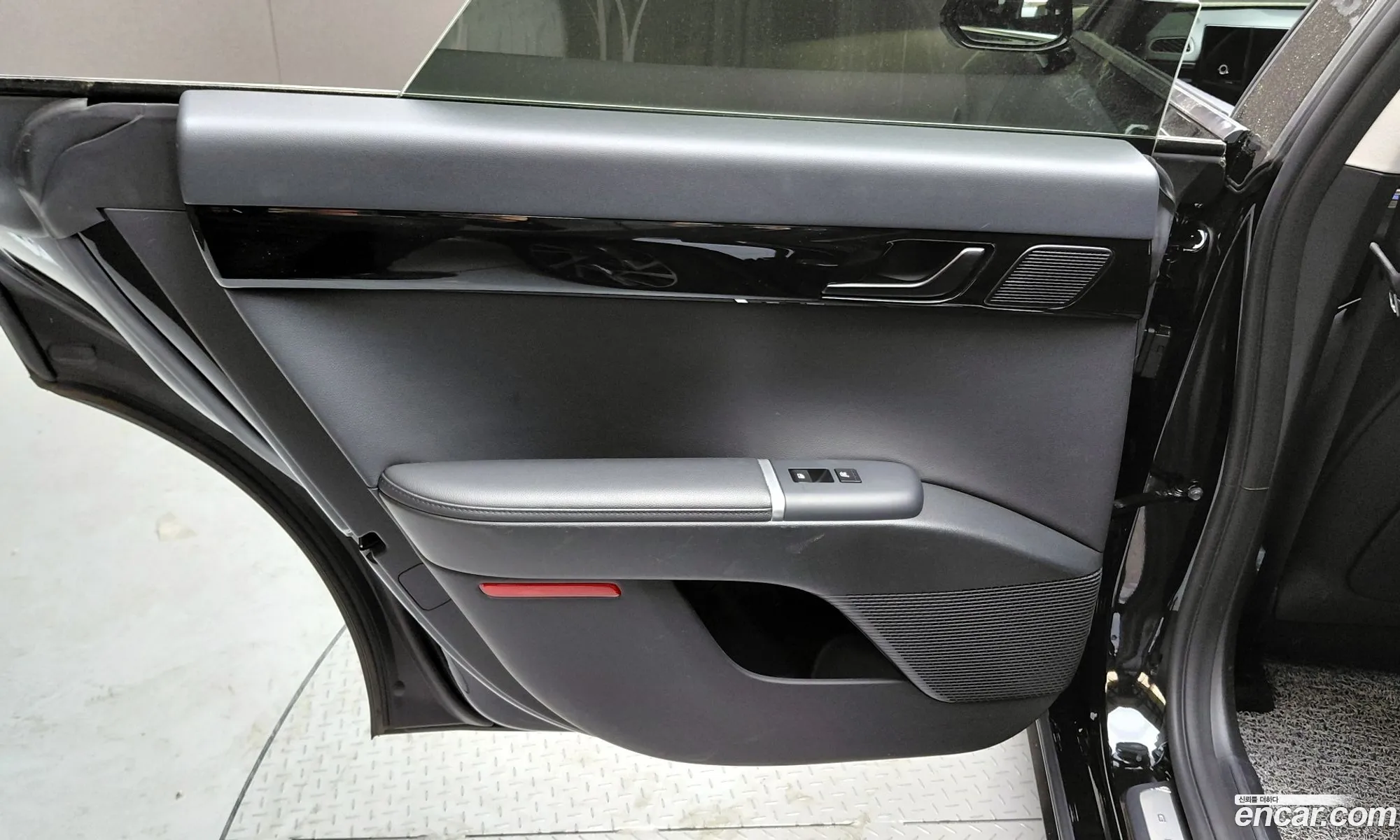 Hyundai Grandeur Hybrid 2023 — 14
