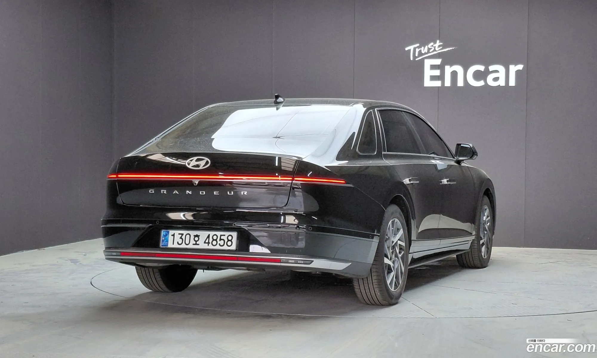 Hyundai Grandeur Hybrid 2023 — 25