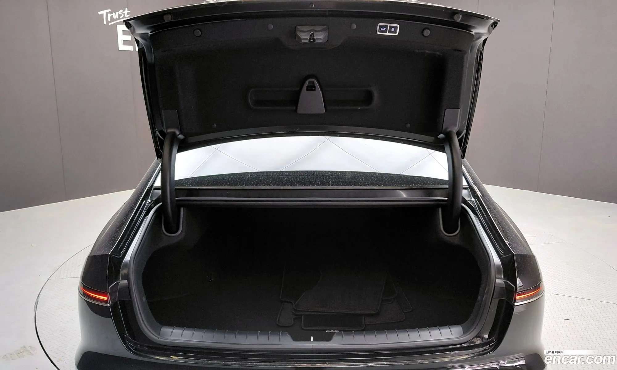 Hyundai Grandeur Hybrid 2023 — 2