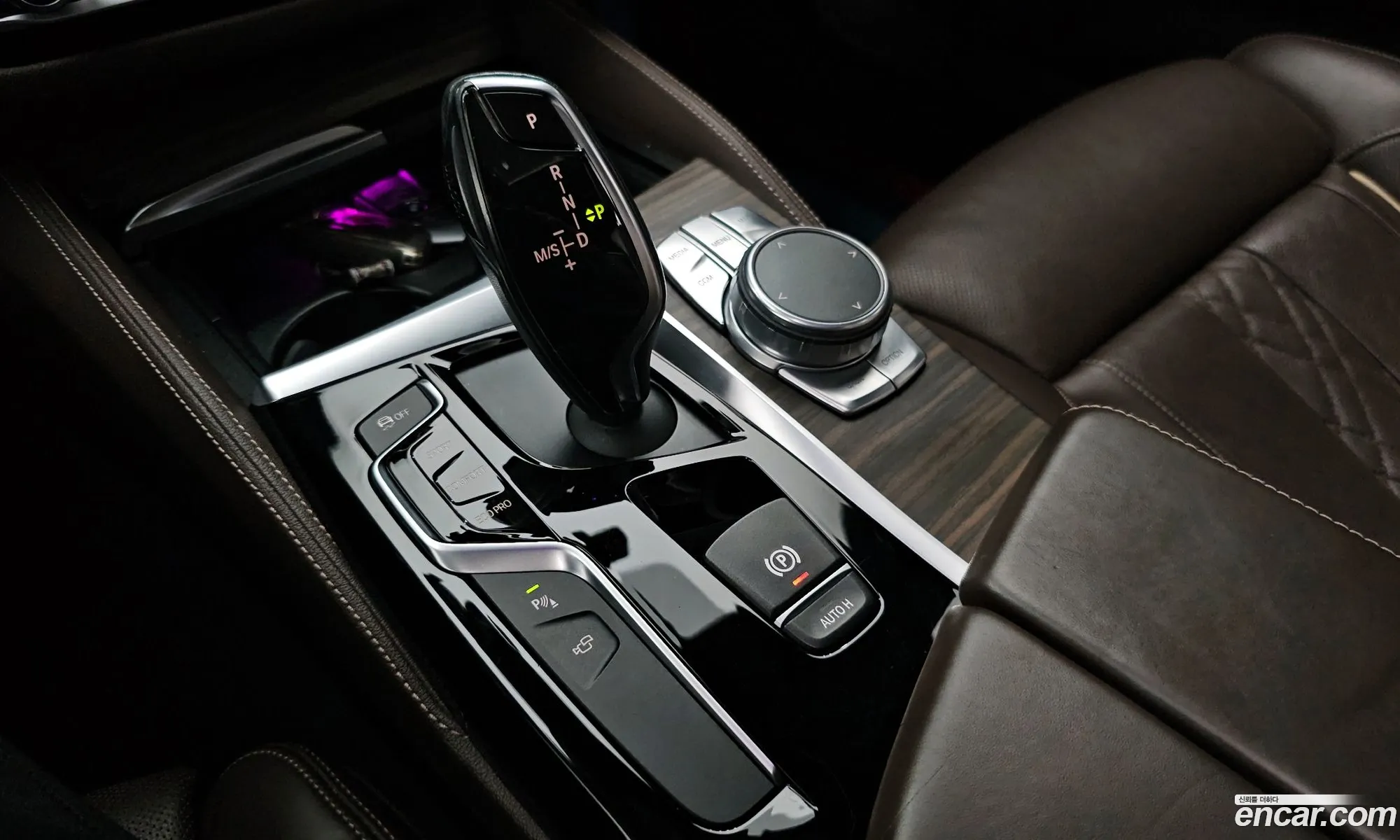 BMW 5 Series 2018 WBAJC3107JDA33518 — 32