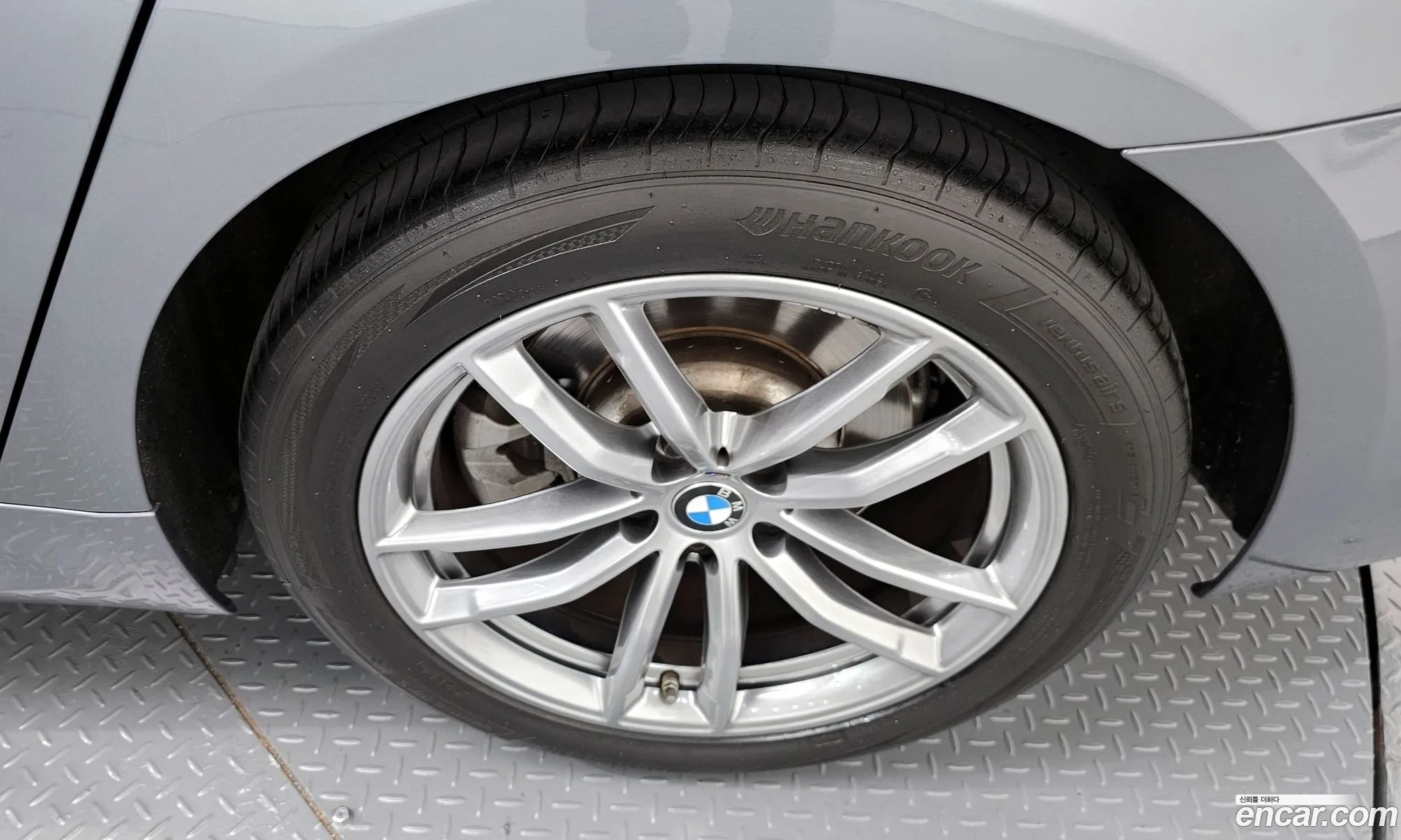 BMW 5 Series 2018 WBAJC3107JDA33518 — 11
