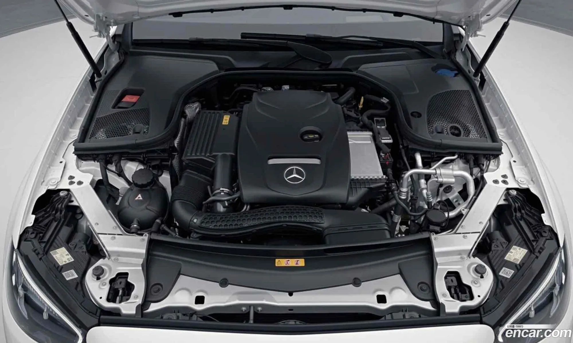 Mercedes-Benz E-Class W213 2022 — 12