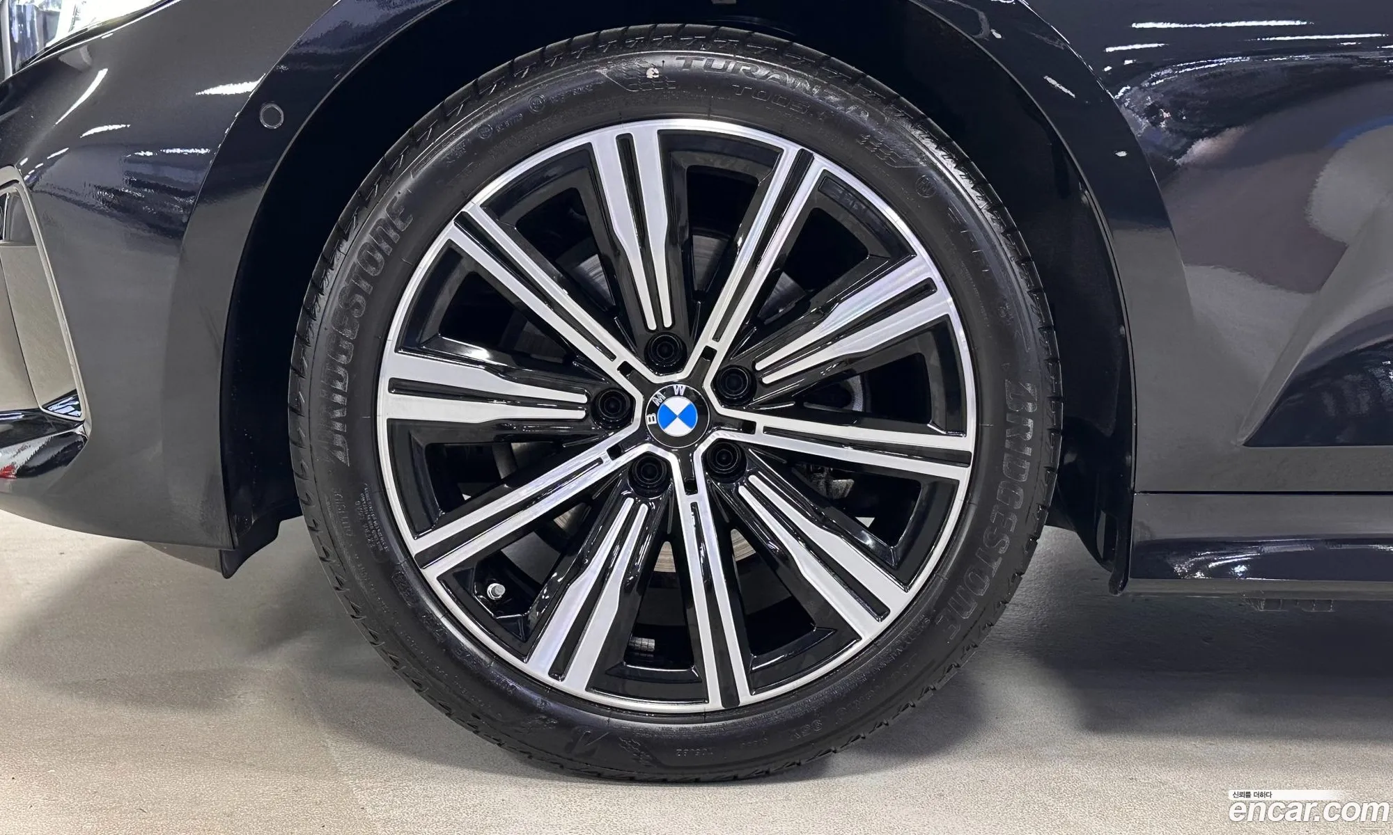 BMW 3 Series 2025 — 11