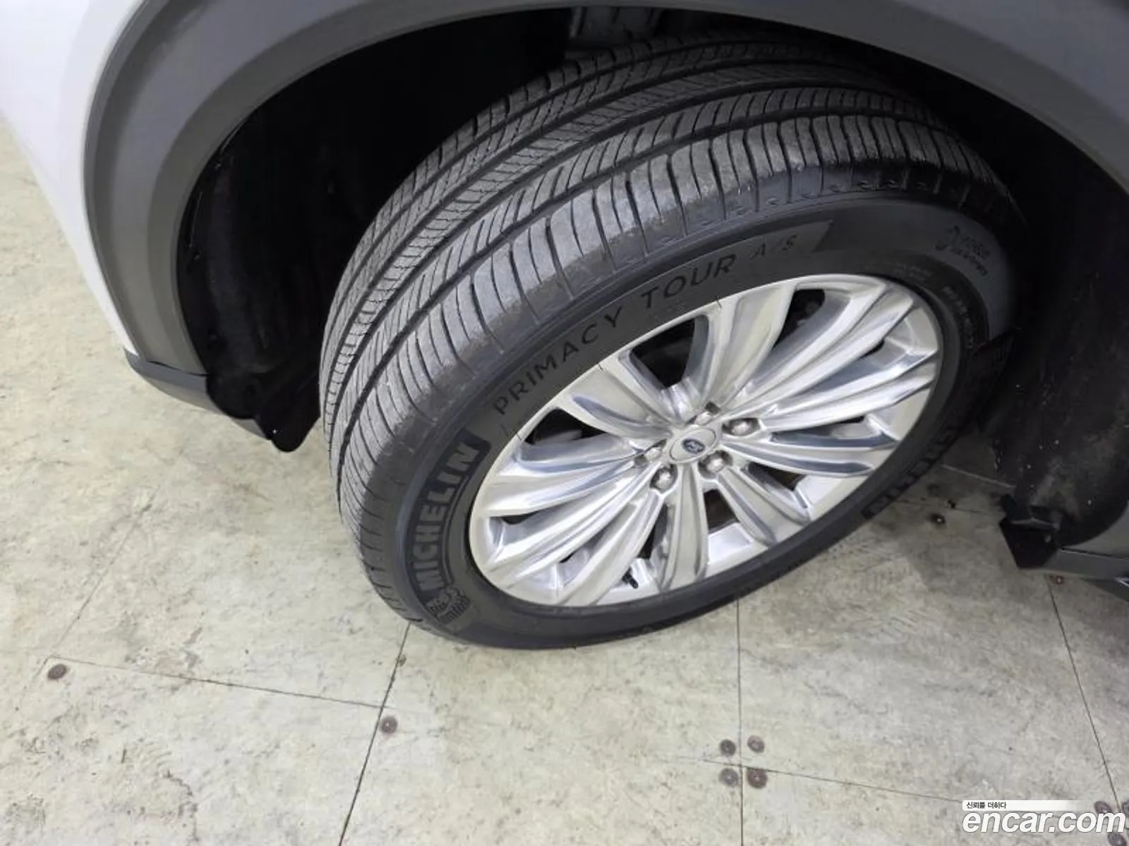 Ford Explorer 6th Gen 2021 — 17