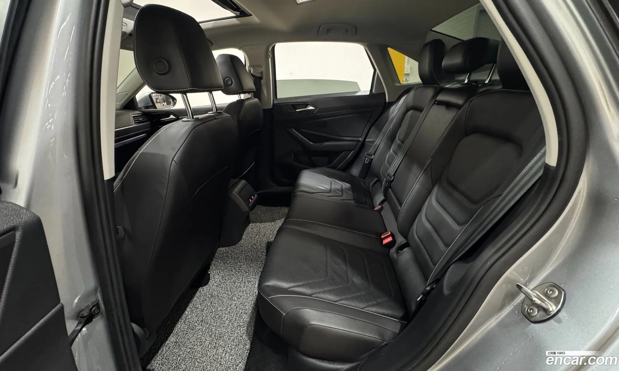Volkswagen Jetta 7th Gen 2023 — 18
