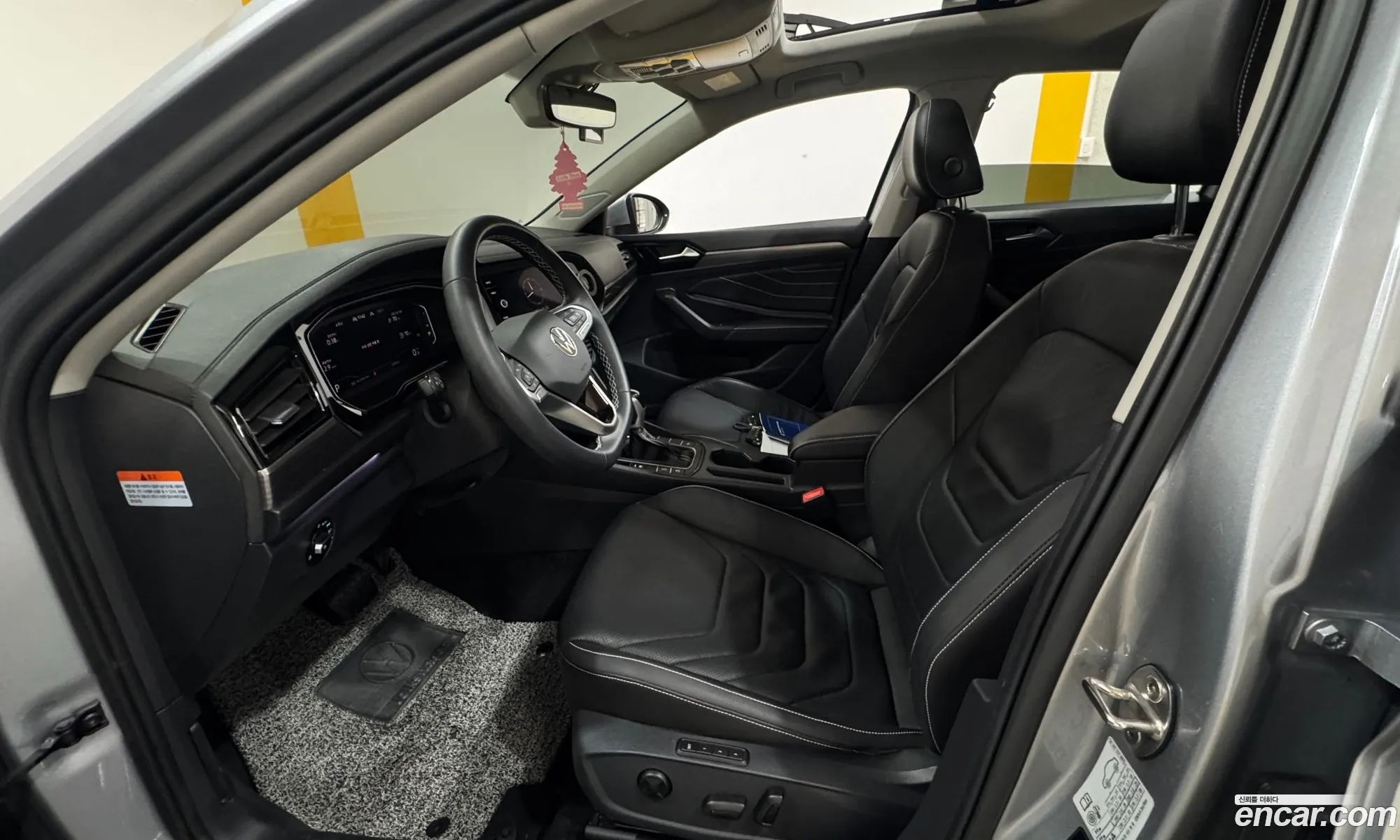Volkswagen Jetta 7th Gen 2023 — 6