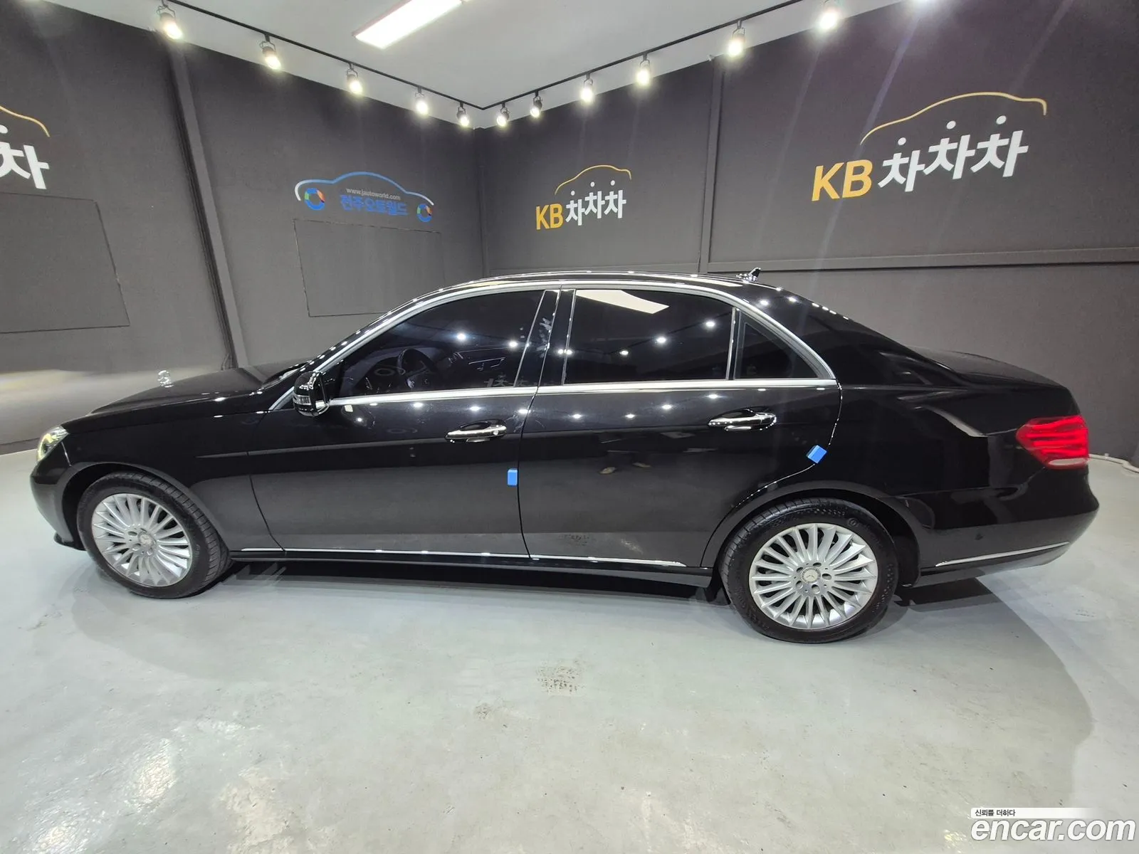 Mercedes-Benz E-Class W212 2013 — 8