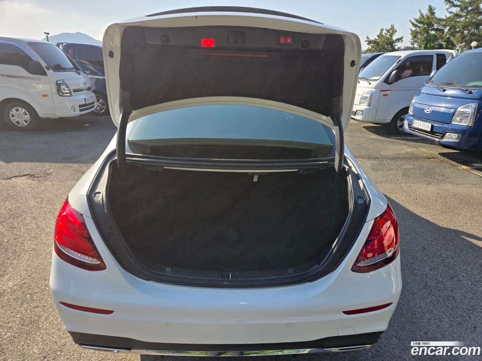 Mercedes-Benz E-Class W213 2019 — 13