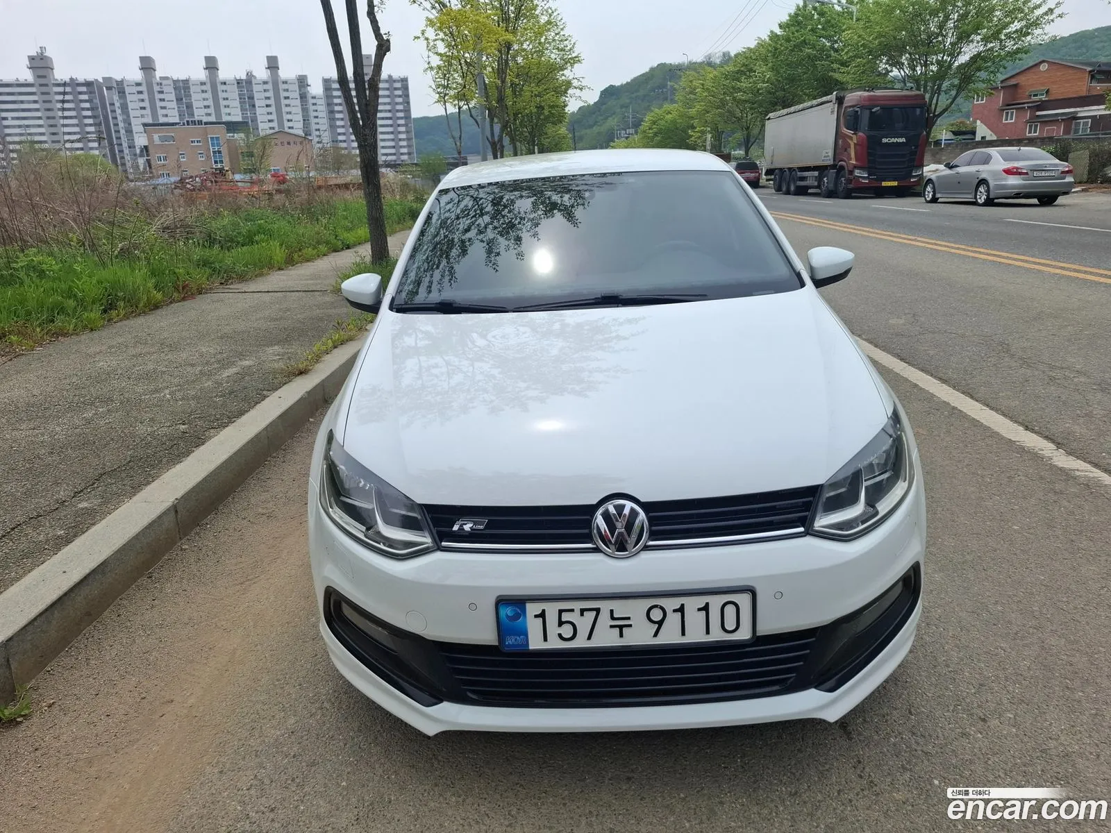 Volkswagen Polo 2015 — 2