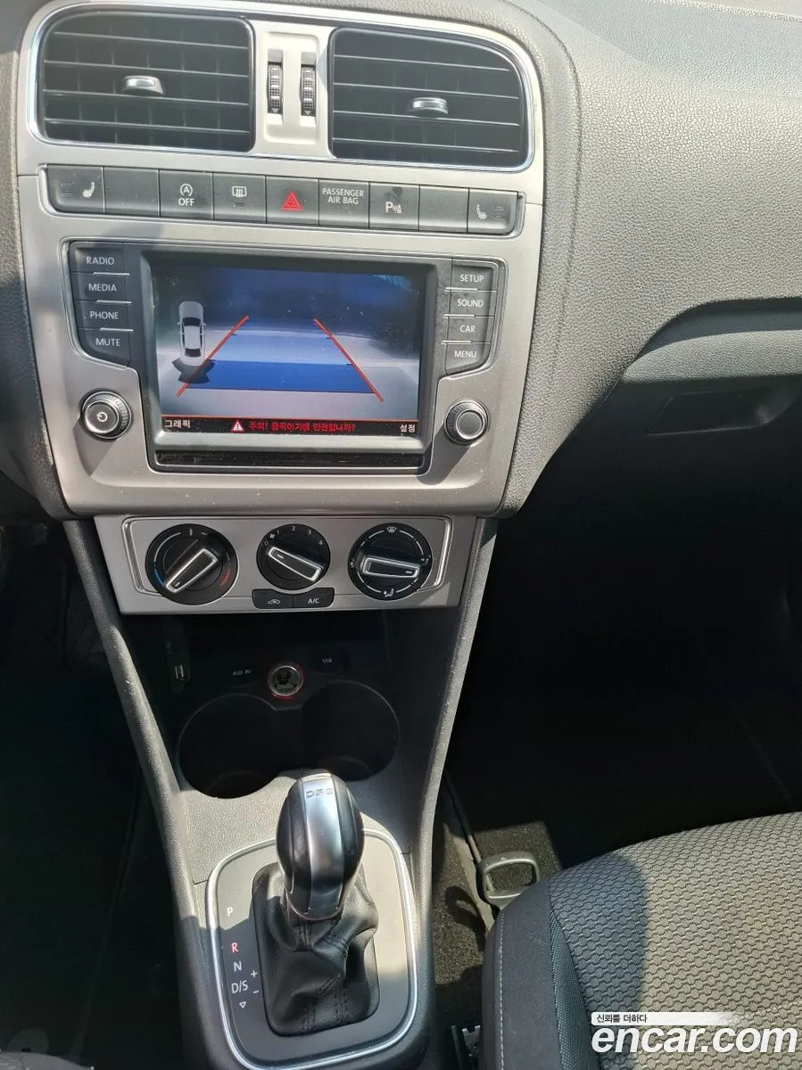 Volkswagen Polo 2015 — 8