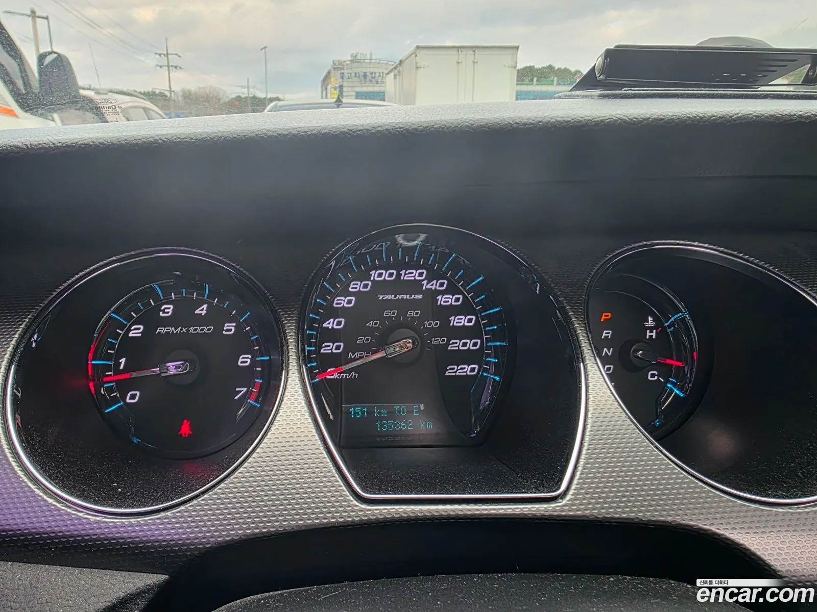 Ford Taurus 2010 — 17
