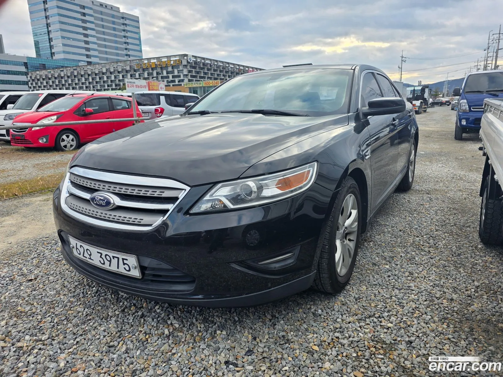 Ford Taurus 2010 — 16