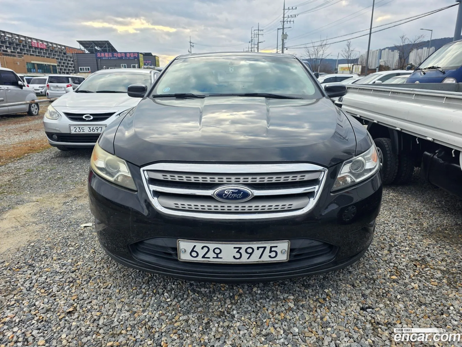 Ford Taurus 2010 — 14