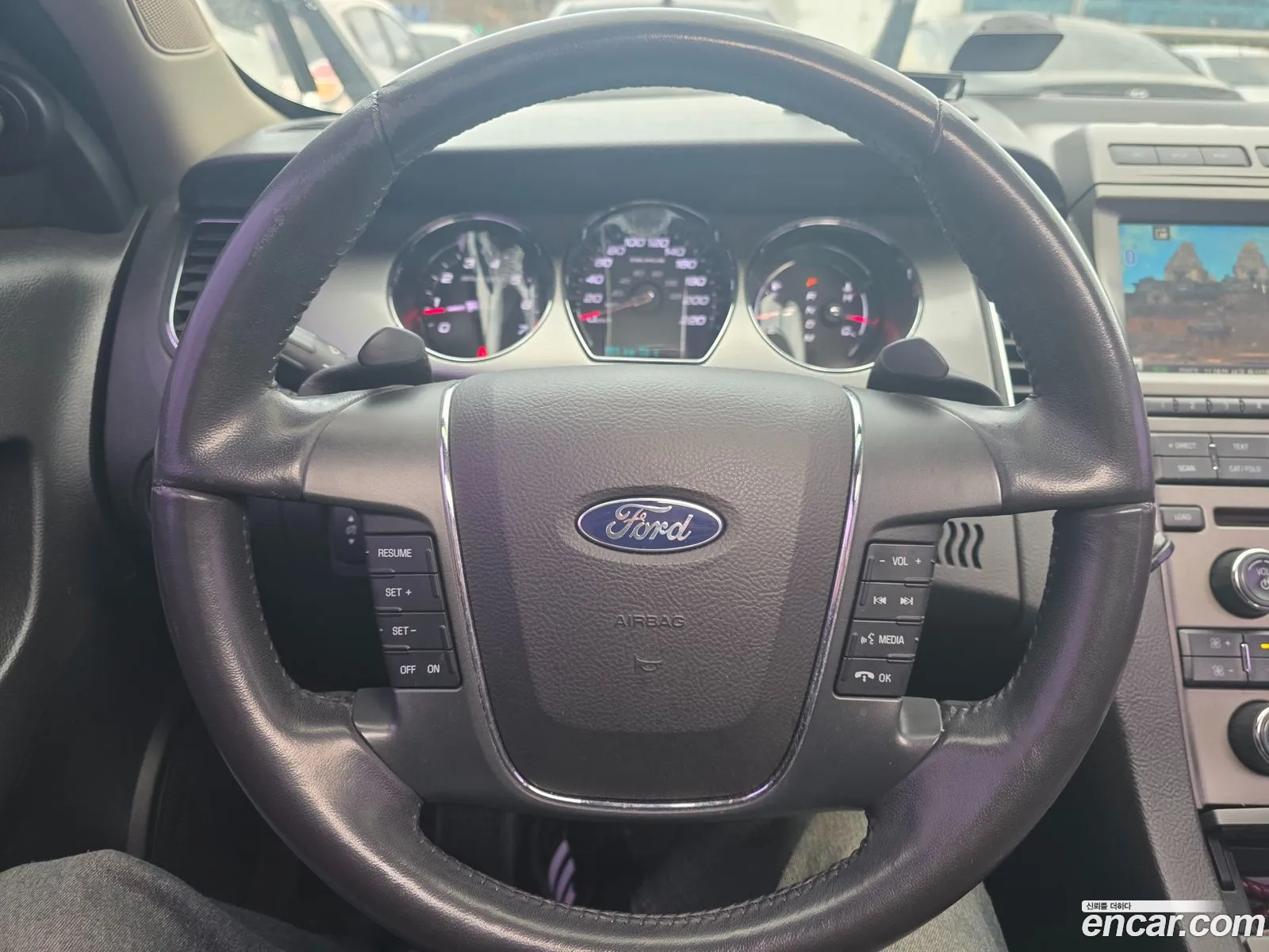 Ford Taurus 2010 — 9