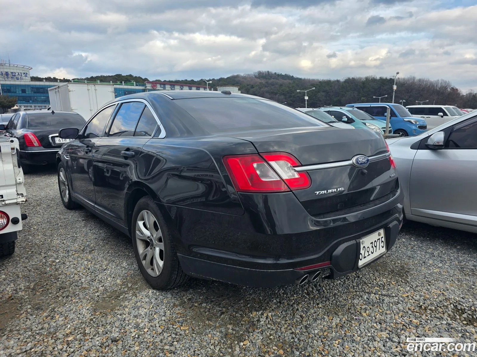 Ford Taurus 2010 — 5
