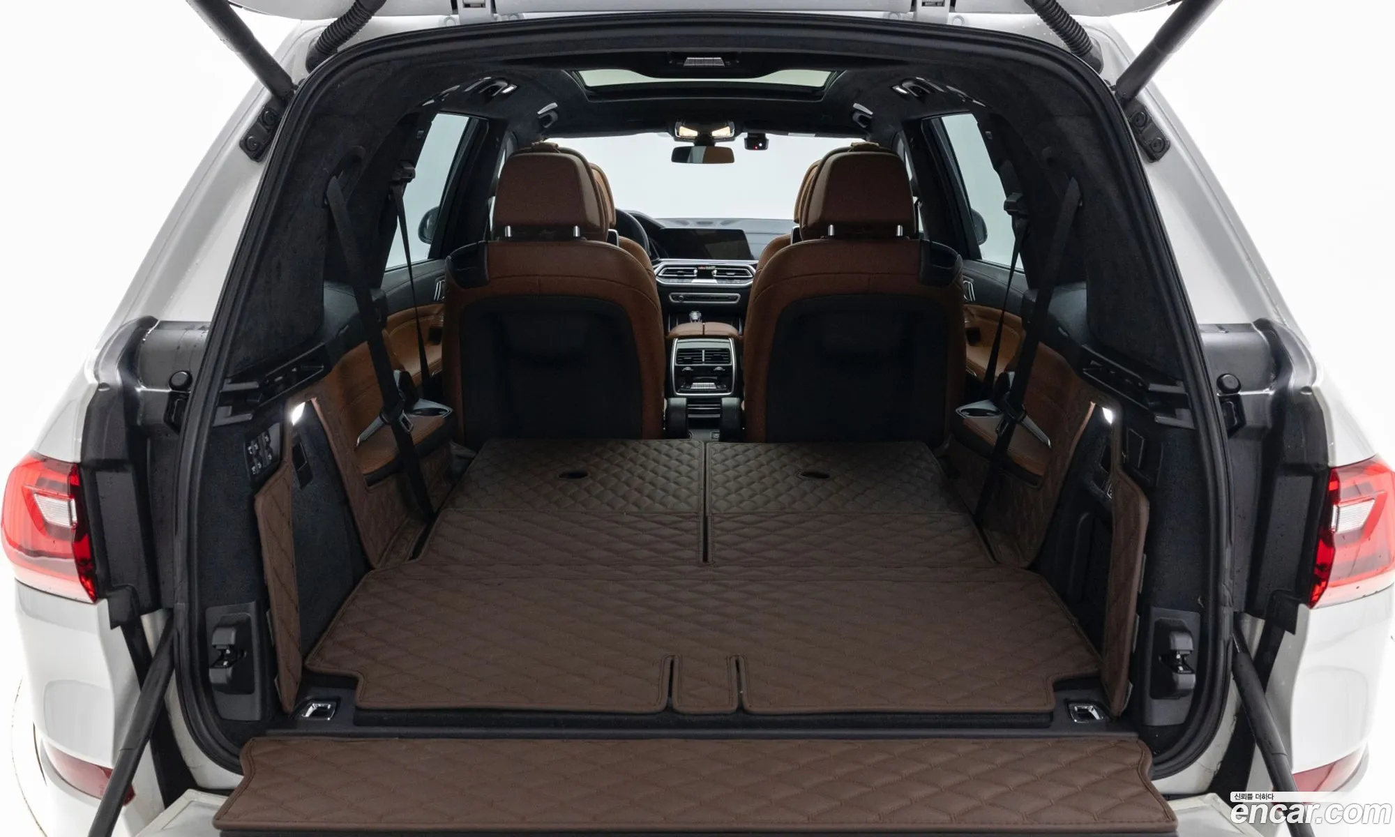 BMW X7 2021 — 16