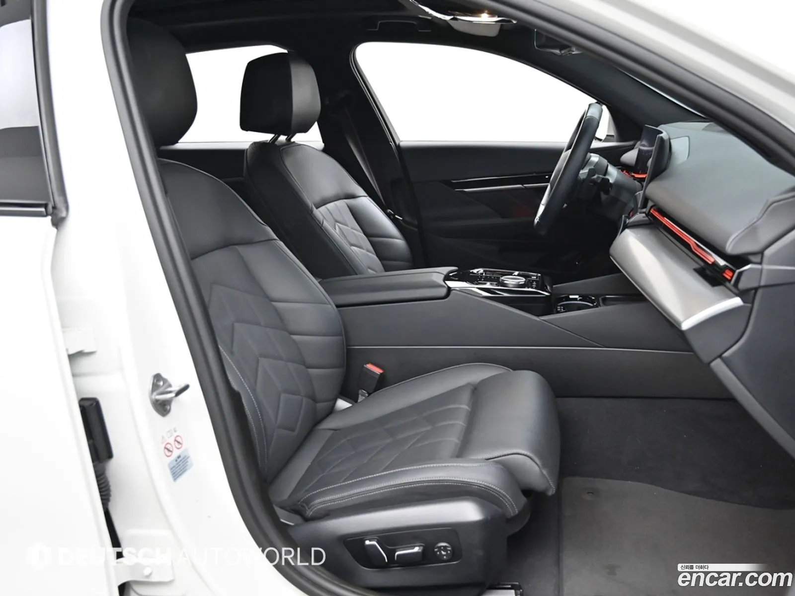 BMW 5 Series 2024 — 17